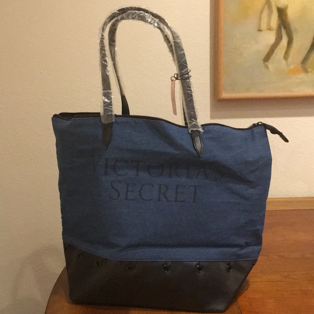 💋Victoria’s Secret tote bag. New with tags.